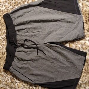Lululemon men's shorts sz L